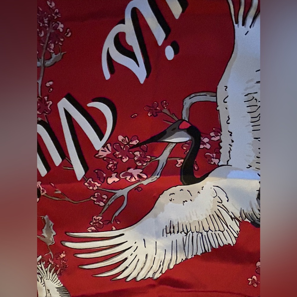 COPY - Authentic Louis Vuitton silk scarf. Absolutely gorgeous. - Picture 14 of 16